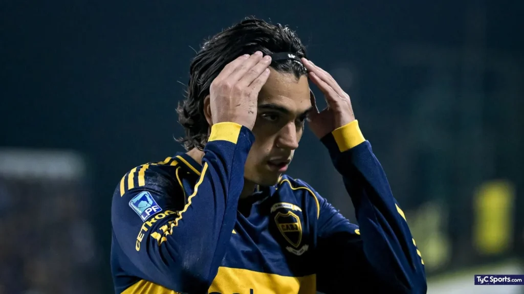 Exequiel Changuito Zeballos con la camiseta de Boca Juniors durante un entrenamiento